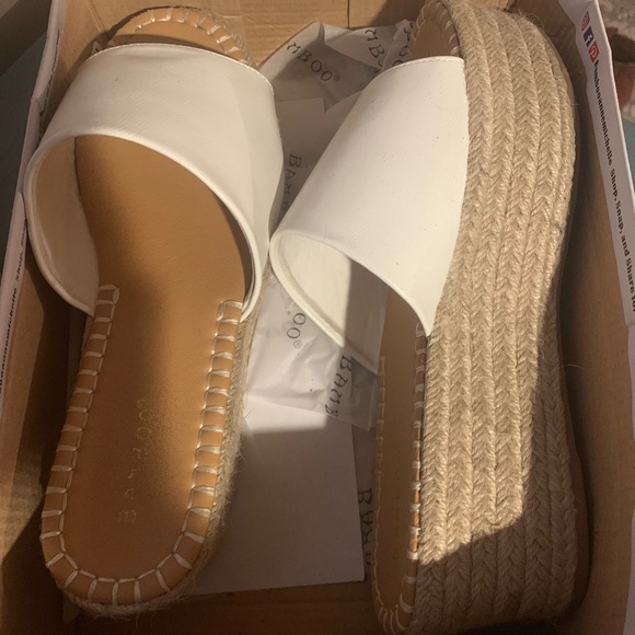 White platform heels - Picture 1 of 1